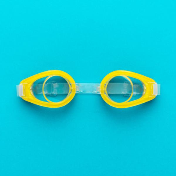 image of How to Choose the Best Swimming Goggles for Your Child